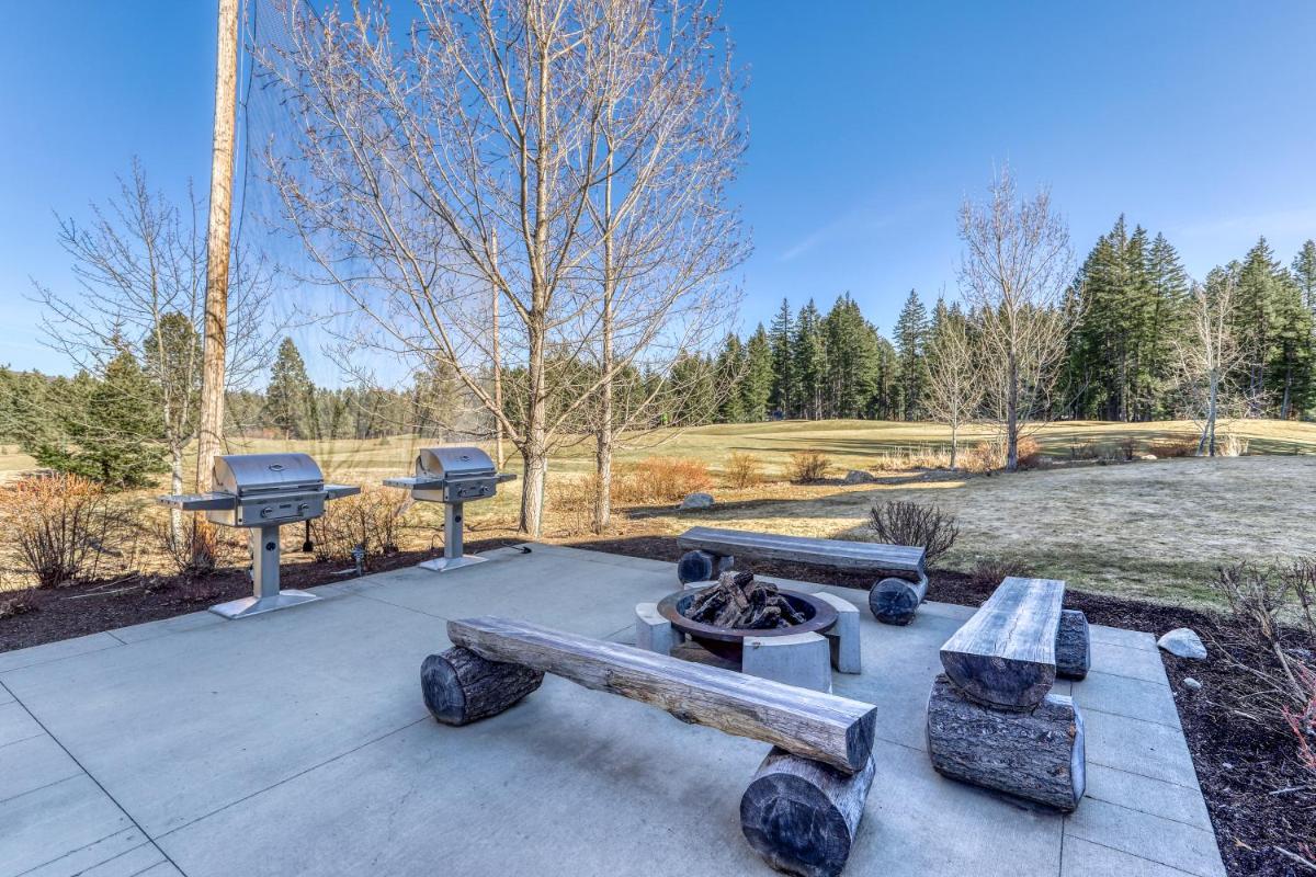 Popular attractions Area Nearby Property